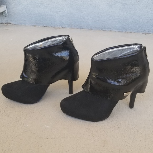 Dereon Black Patent Leather & Suede Booties - Picture 4 of 7